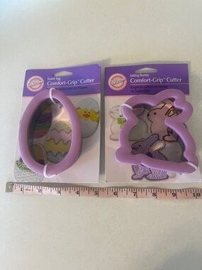 Wilton Comfort-Grip Easter Egg and Sitting Bunny Cookie Cutters